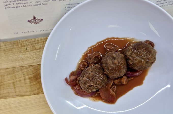 Kofta bil Karaz - Meatballs with a Sour Cherry Sauce